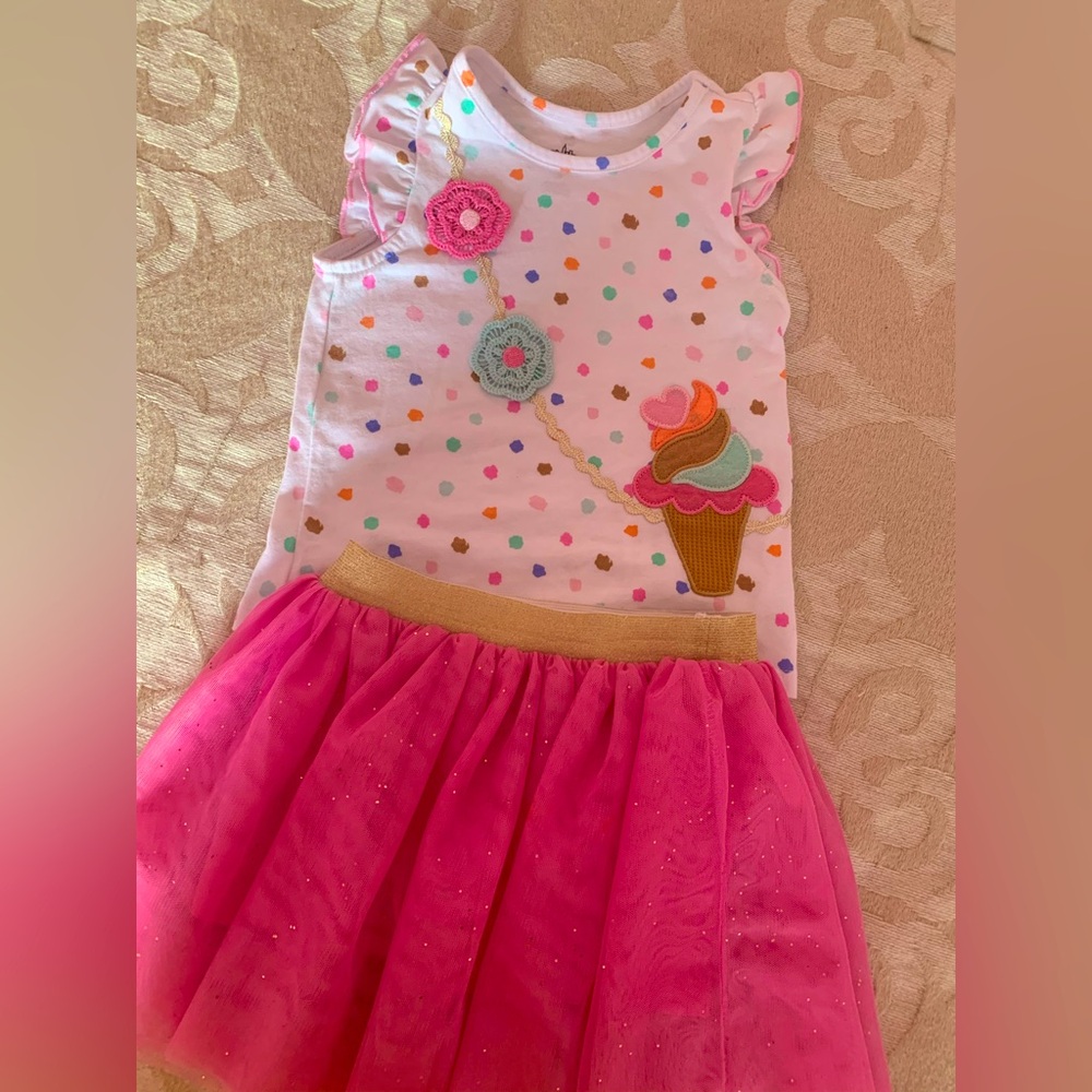 2T outfit girl